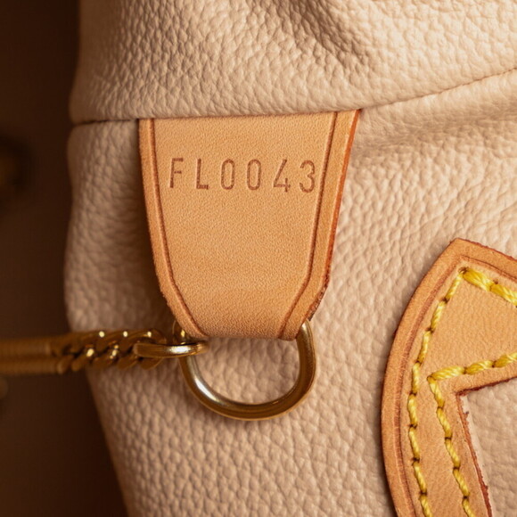 Authentic Louis Vuitton Monogram Petite Bucket PM - Picture 9 of 14